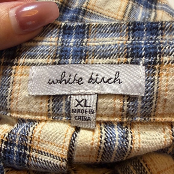 Plaid Button-Up Shirt - Size XL - Picture 7 of 10